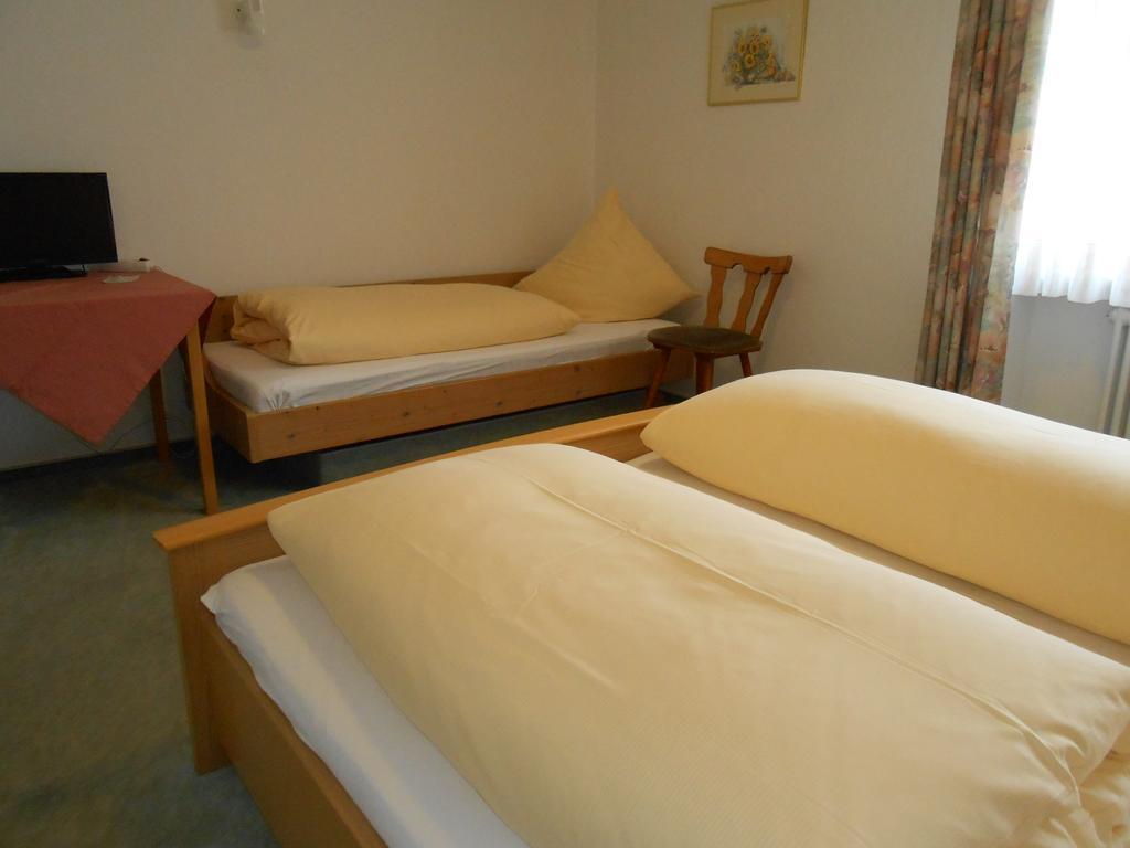 Landgasthof Schutzen Hotel Tengen Room photo