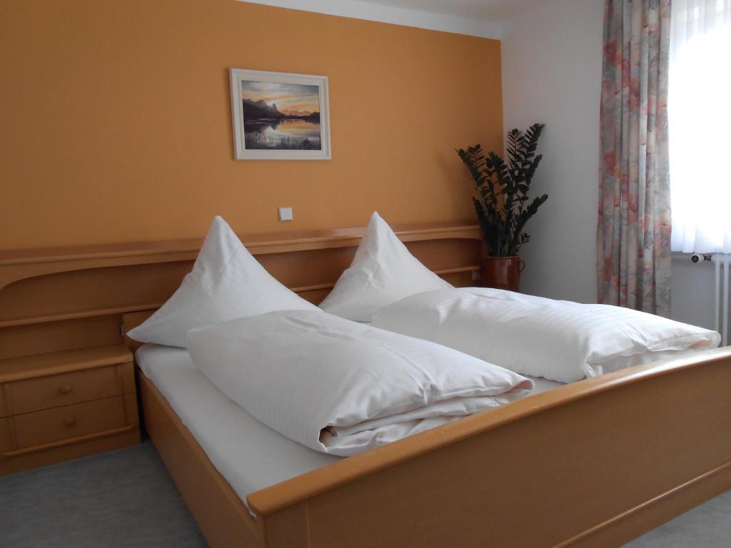 Landgasthof Schutzen Hotel Tengen Room photo