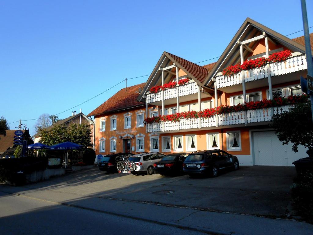 Landgasthof Schutzen Hotel Tengen Exterior photo