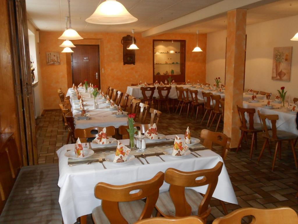 Landgasthof Schutzen Hotel Tengen Exterior photo